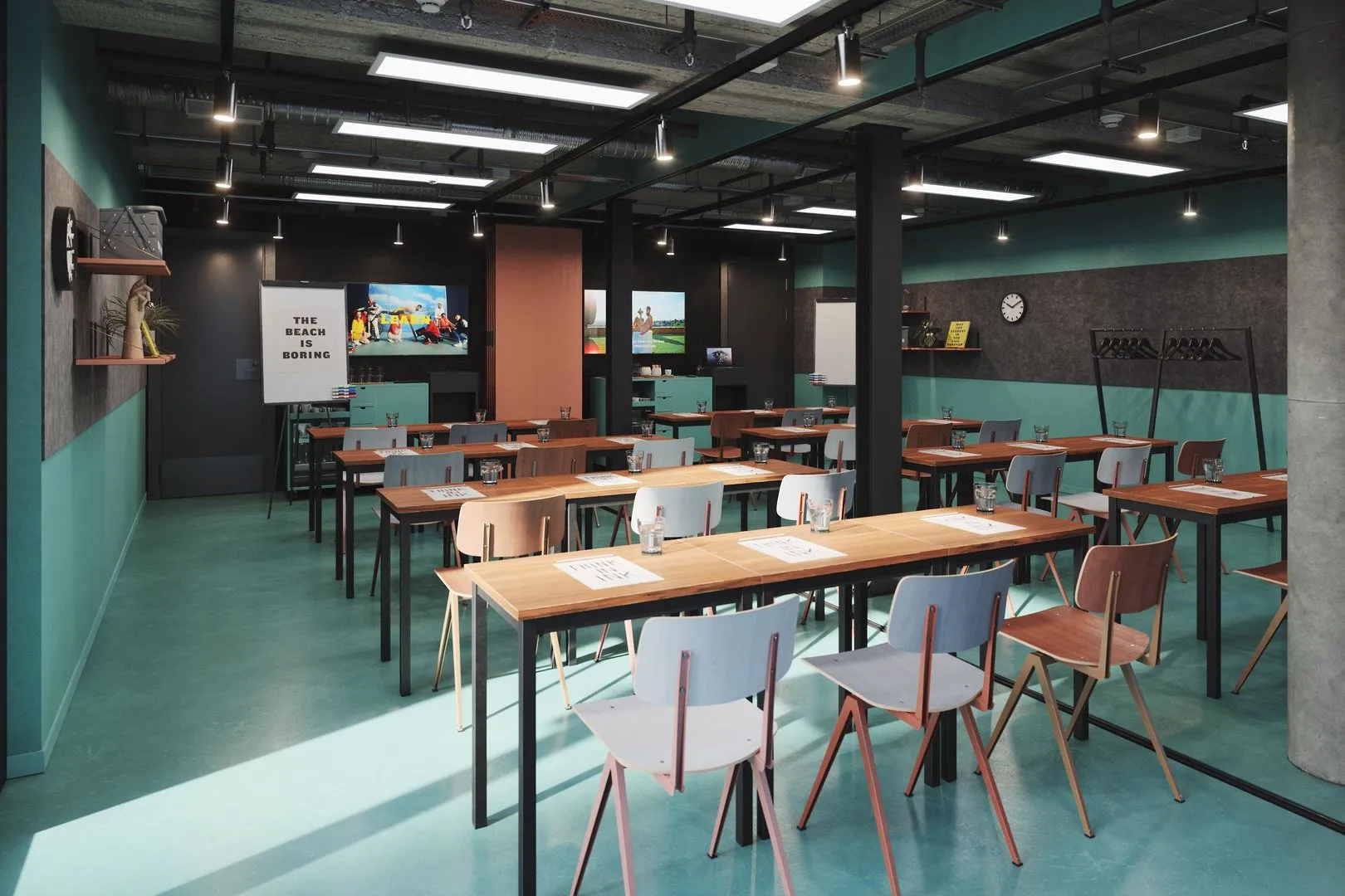 Photo - The Social Hub Madrid 4 star