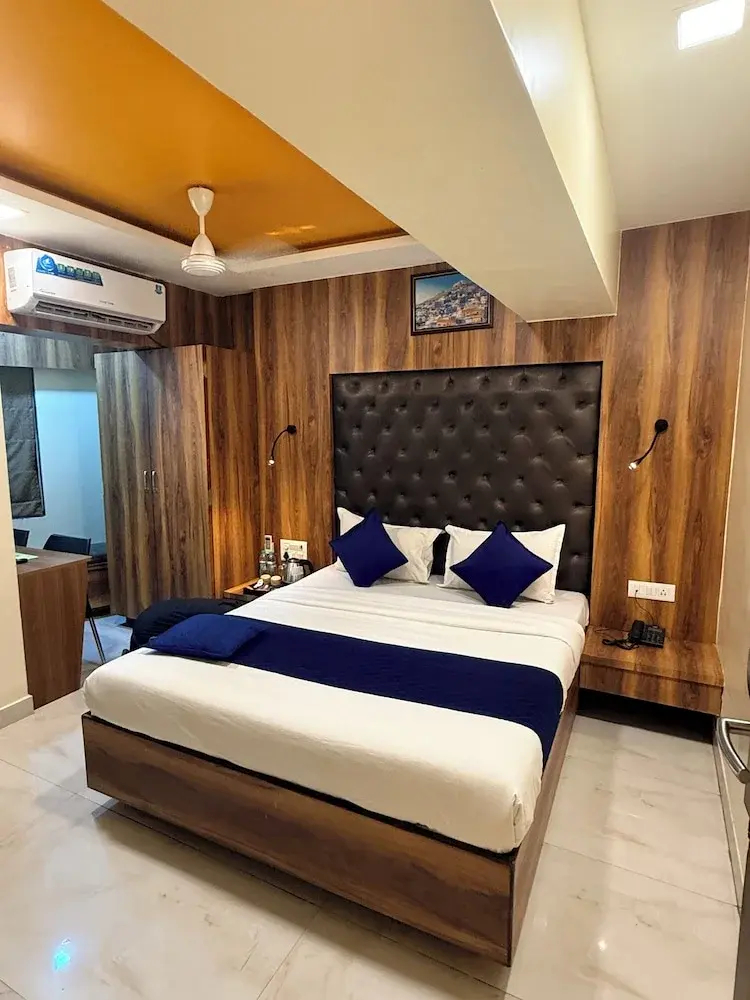 Photo - Hotel Ashyana - Near To Grant Road Station Mumbai