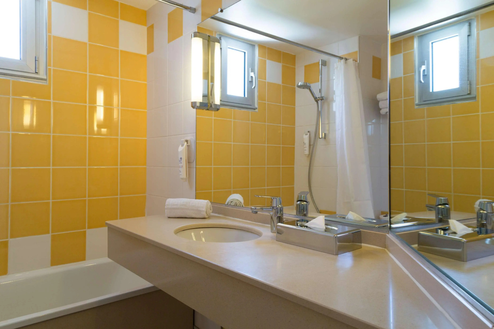 Photo - Sure Hotel by Best Western Bordeaux Lac