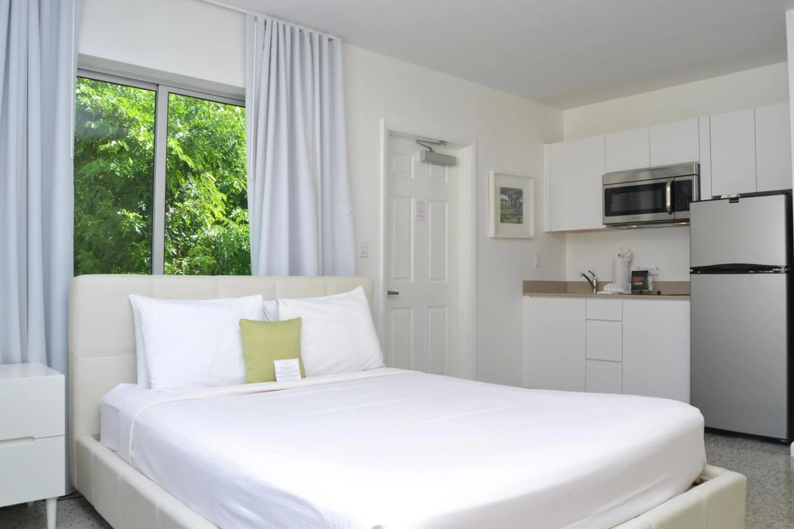 Photo - North Beach Hotel