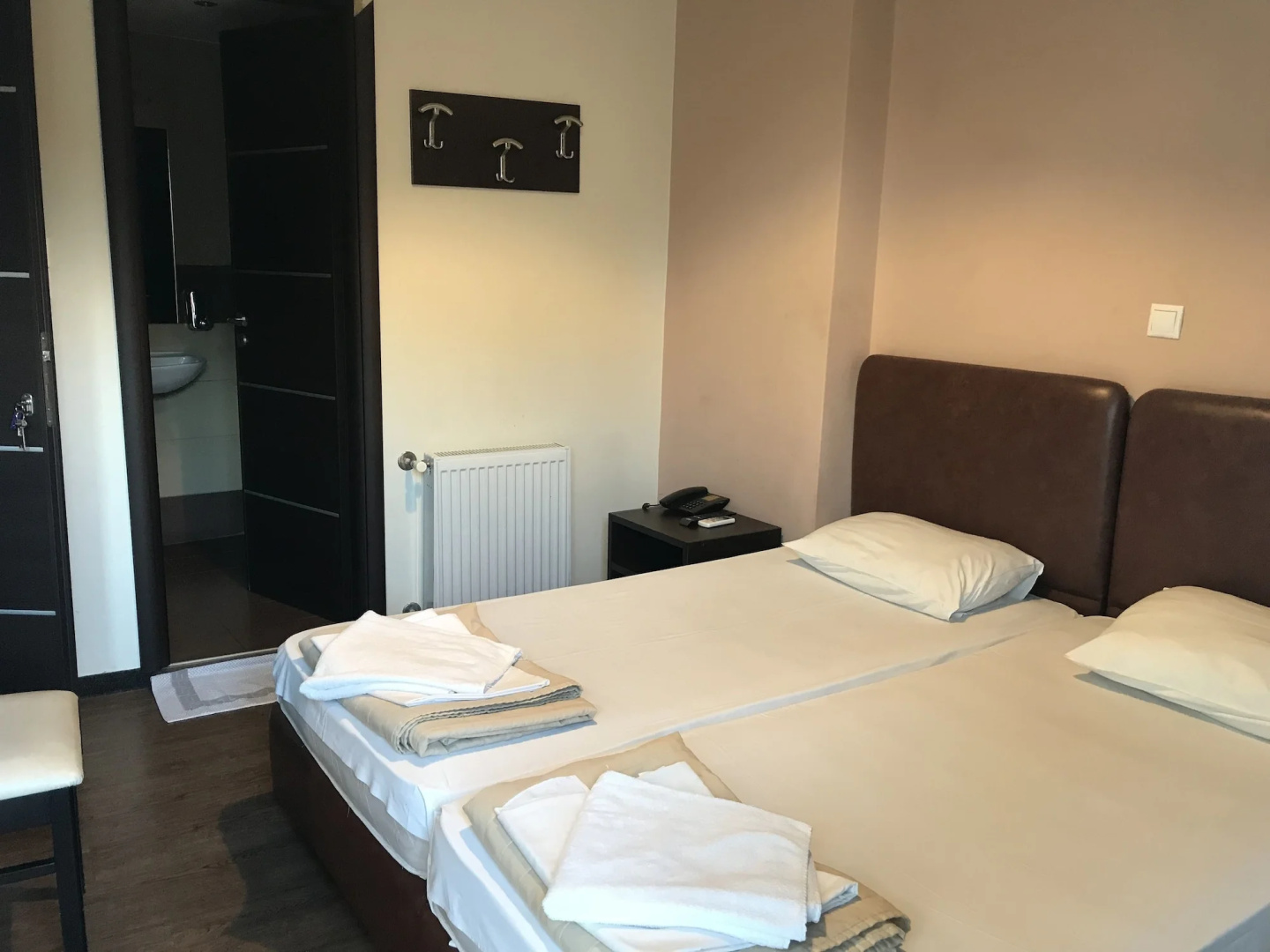 Photo - Pella Inn Hostel