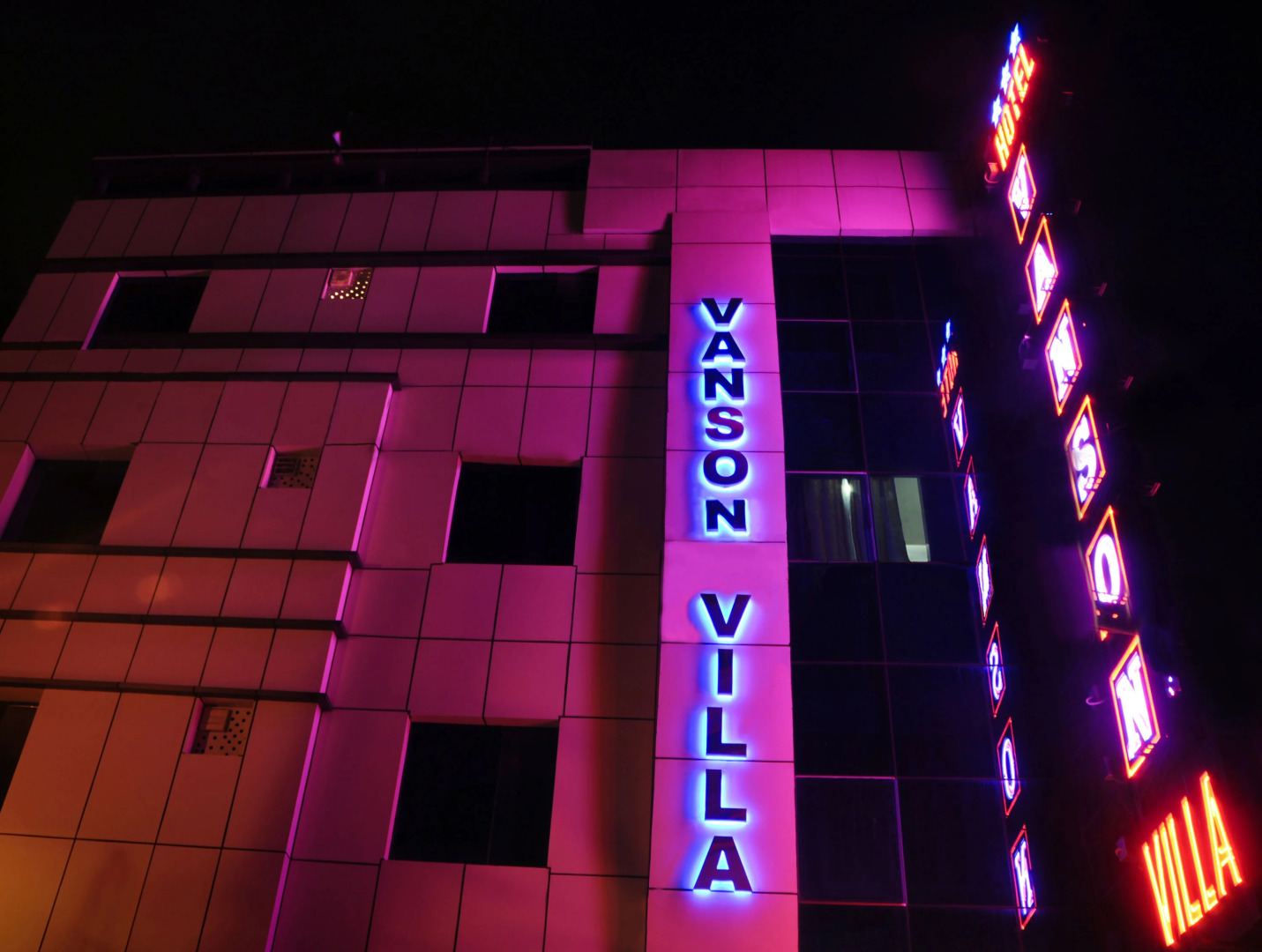 Photo - Hotel Vanson Villa, City Centre - With Free Airport & Train Station Pickup