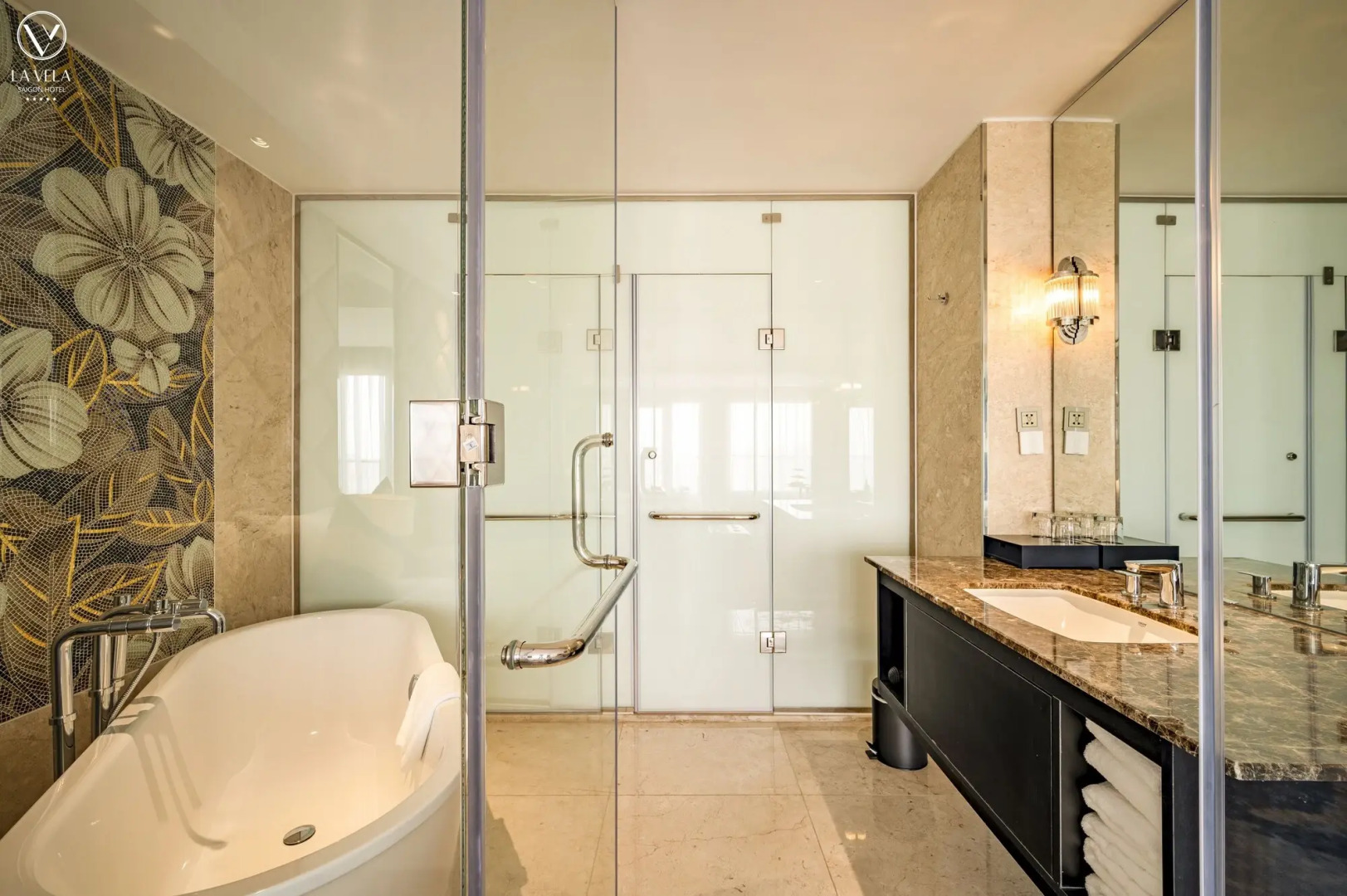 Photo - La Vela Saigon Hotel