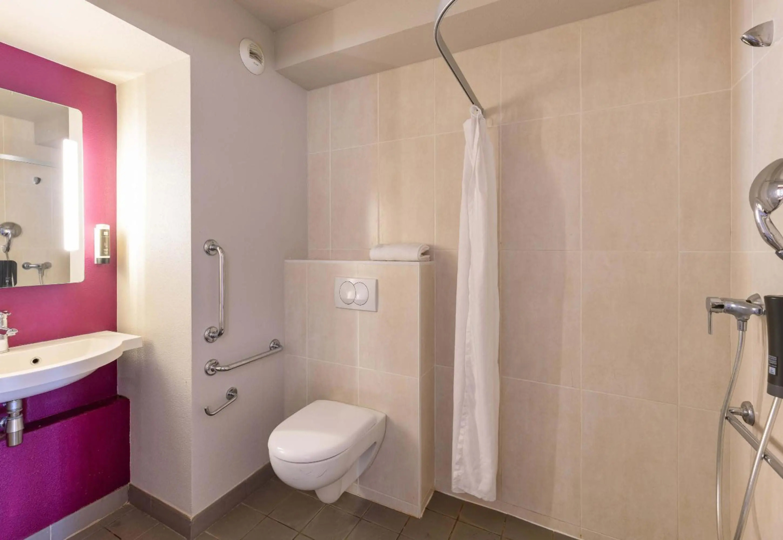 Photo - B&B HOTEL Lyon Caluire Cité Internationale