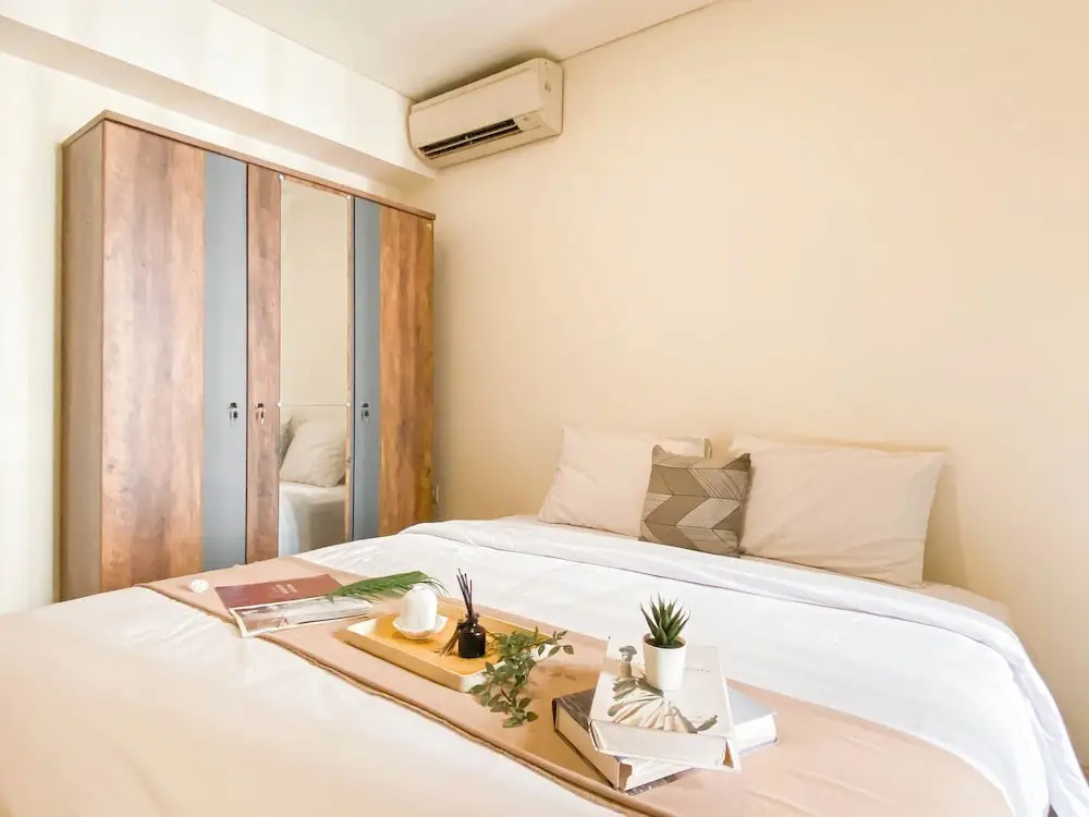 Basic 1Br With Extra Room At Meikarta Apartment