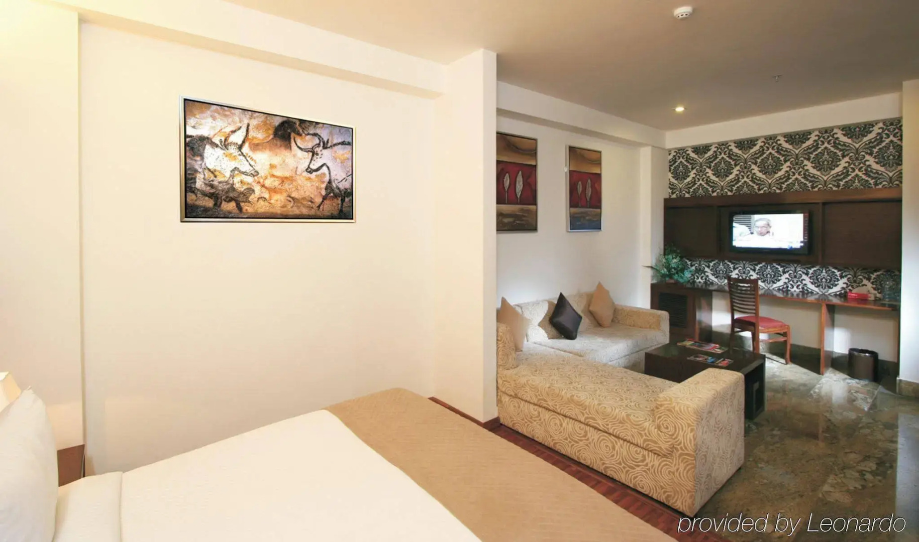 Photo - Taurus Sarovar Portico