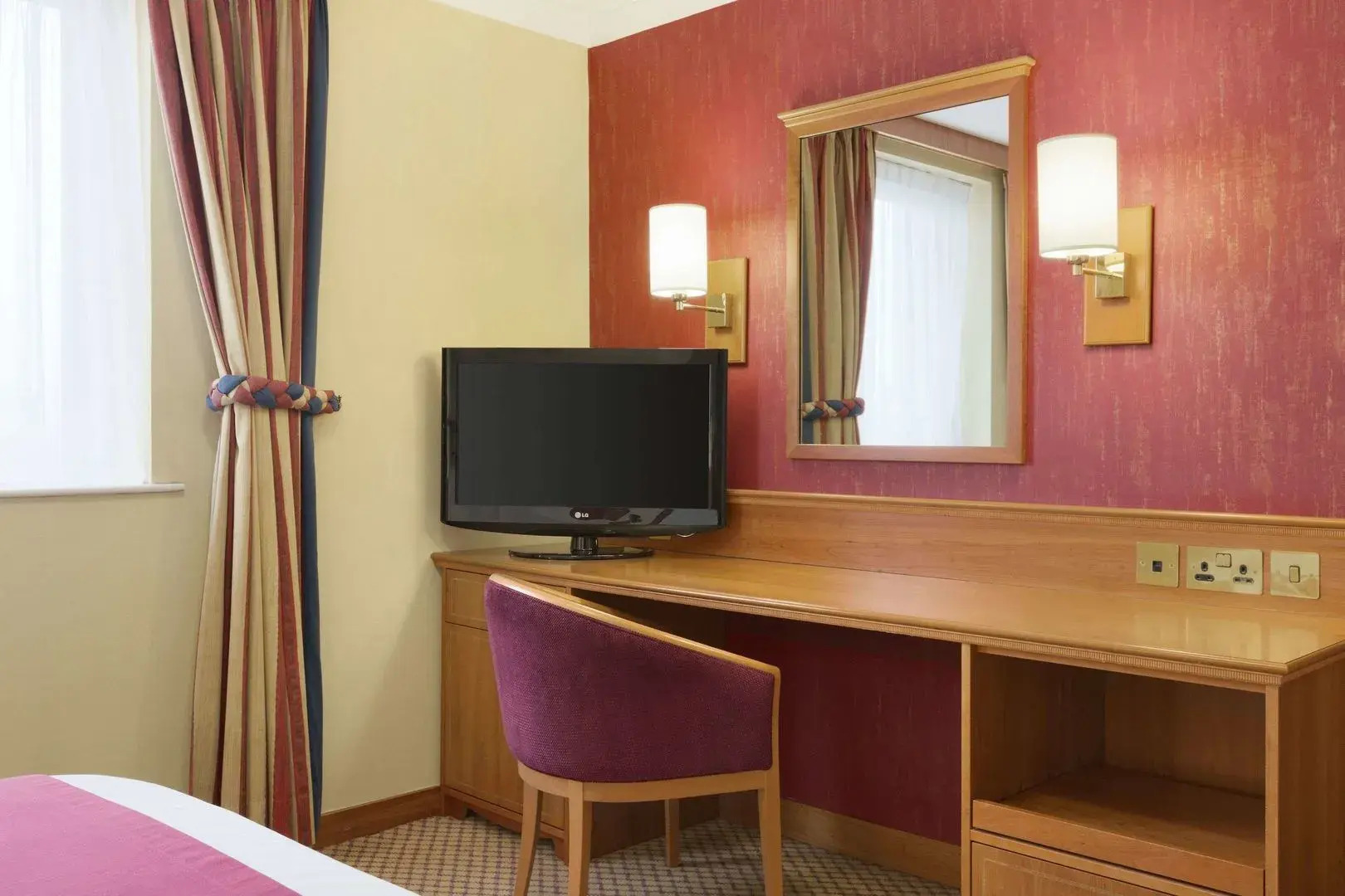 Photo - Savera Hotel South Ruislip