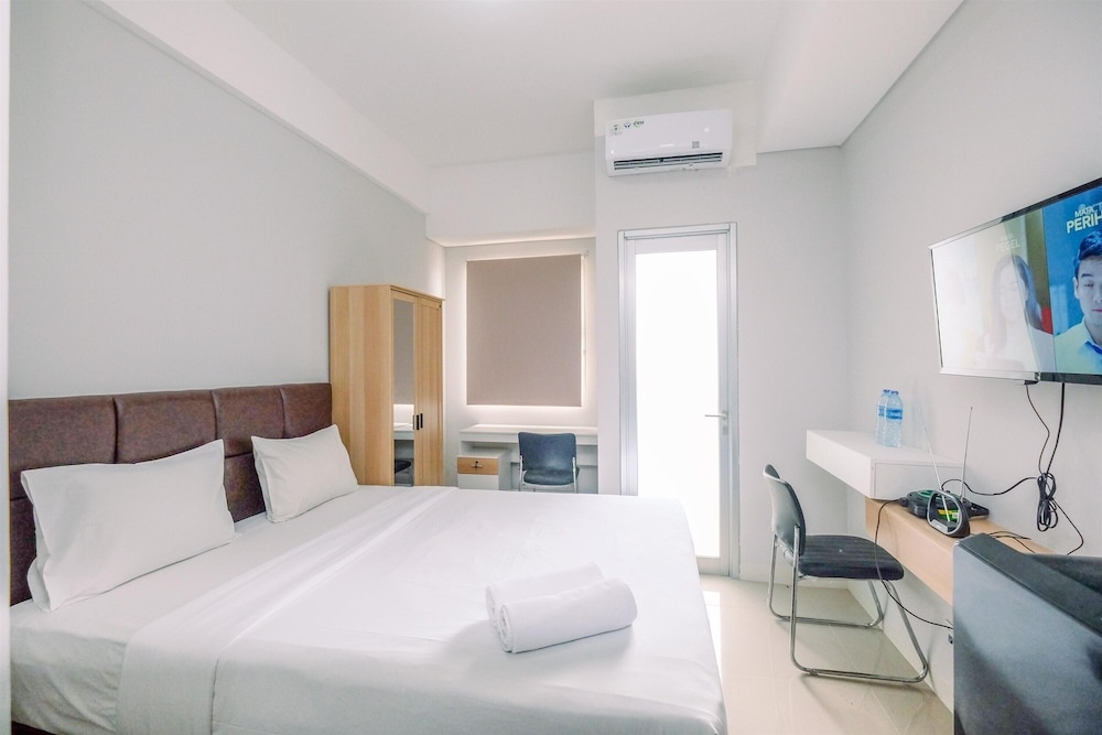 Cozy And Modern Look Studio Transpark Juanda Bekasi Timur Apartment