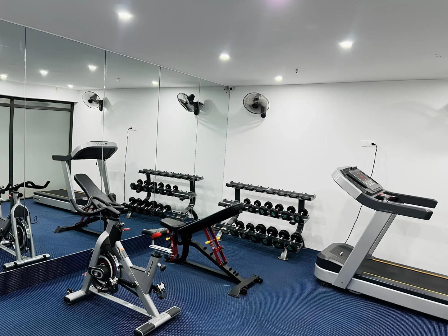 Photo - MAY DE VILLE Crown Hotel