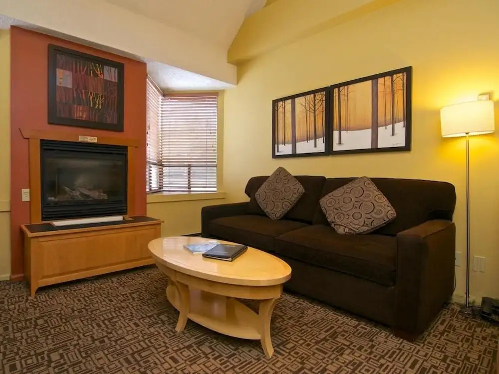 Photo - Mountain Side Hotel Whistler by Executive