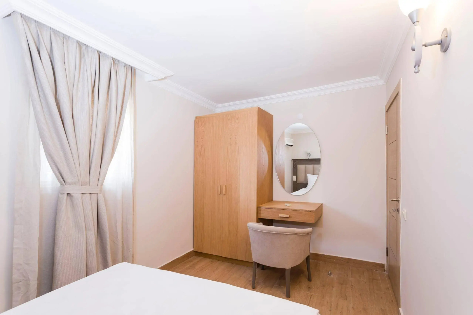 Photo - Moonshine Hotel & Suites