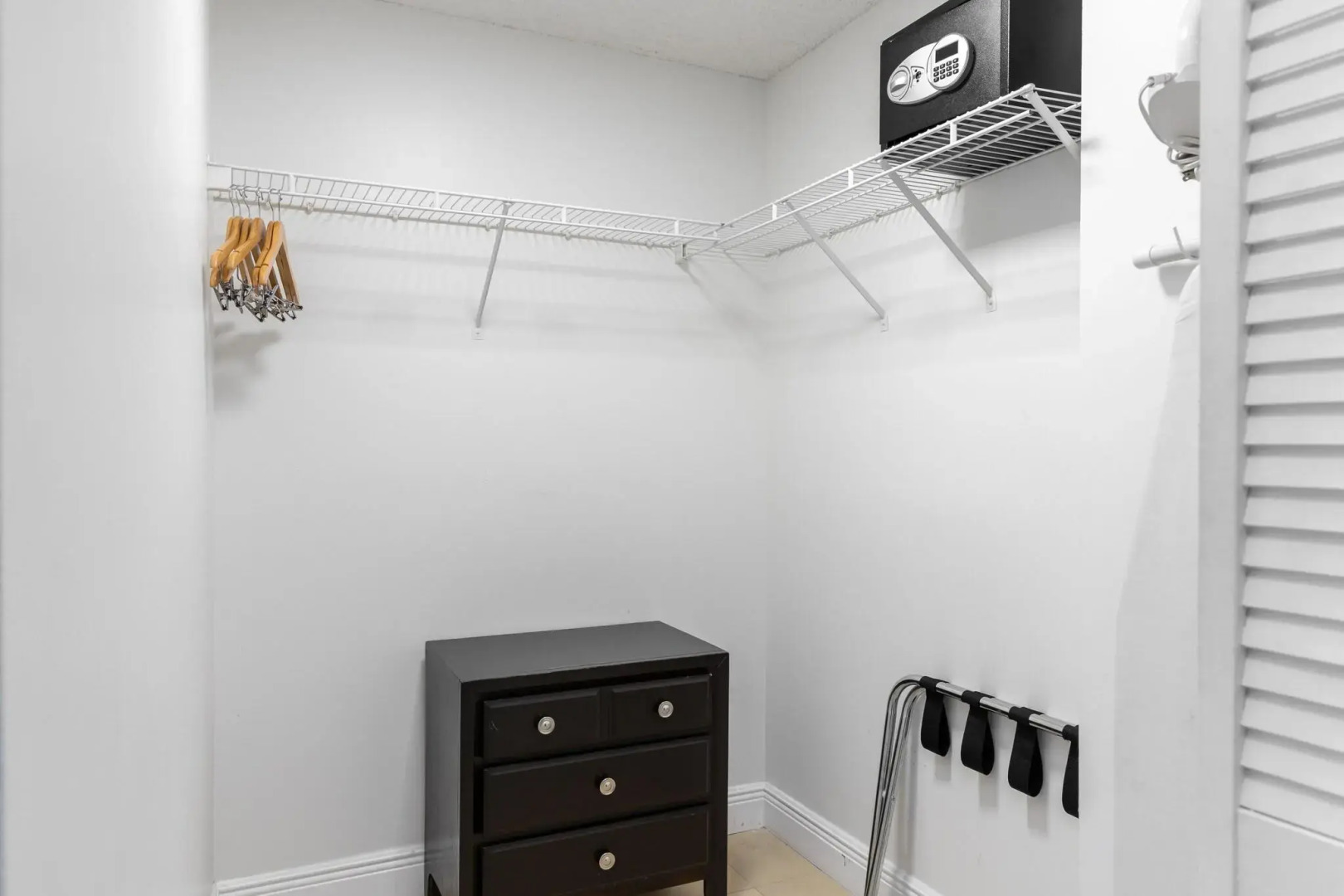 Photo - Fortune House Hotel Suites