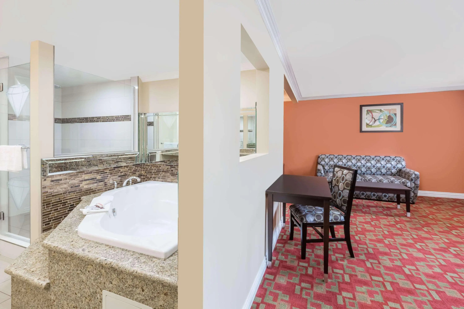 Photo - Travelodge Inn & Suites by Wyndham Bell Los Angeles Area