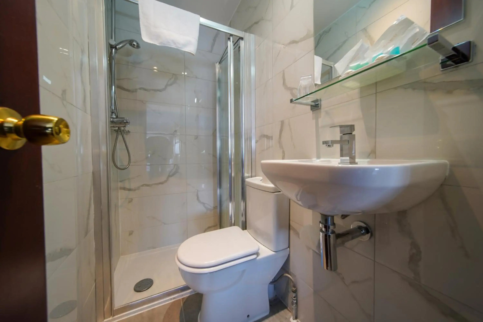 Photo - Royal Eagle Hotel