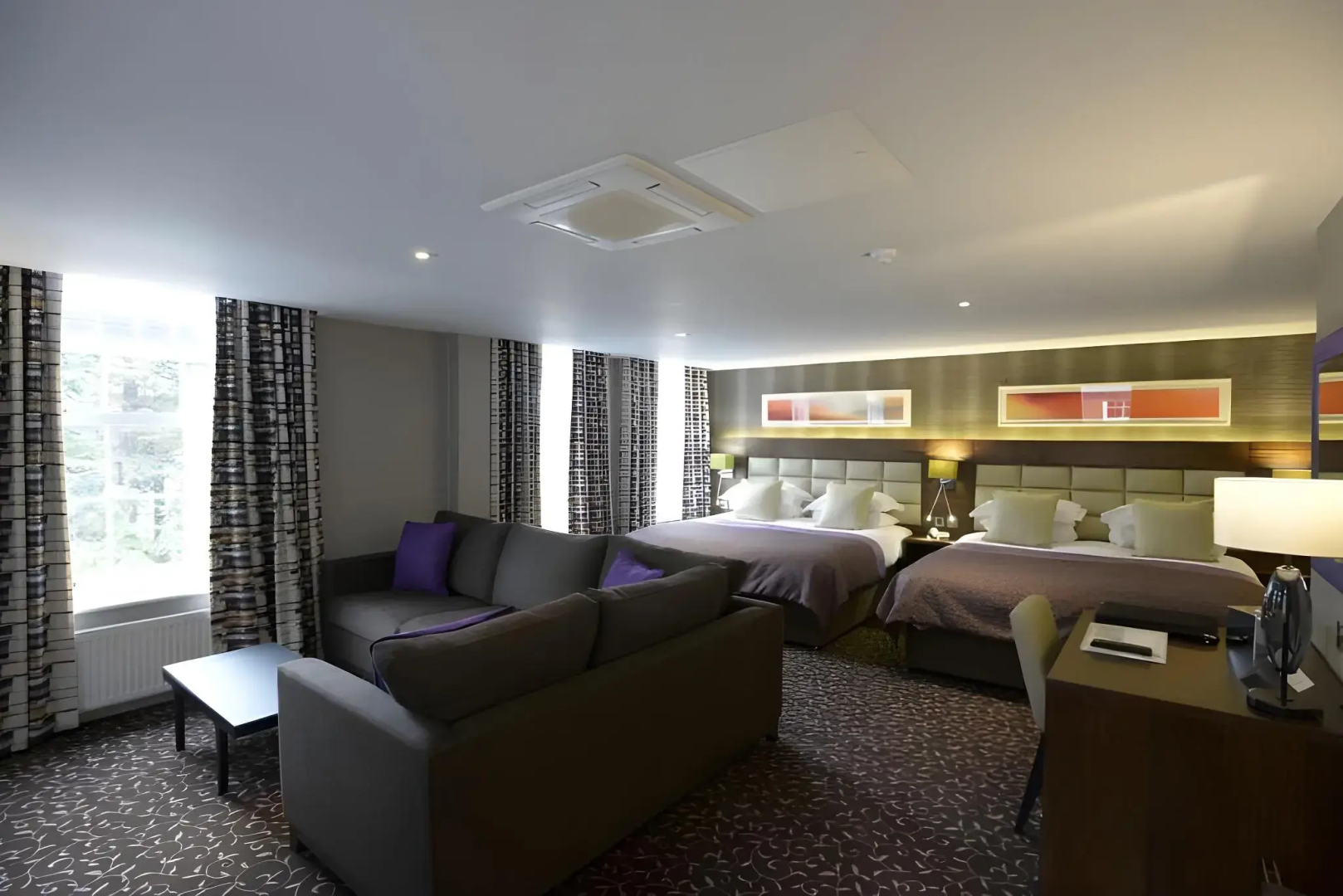 Photo - The Lensbury Resort