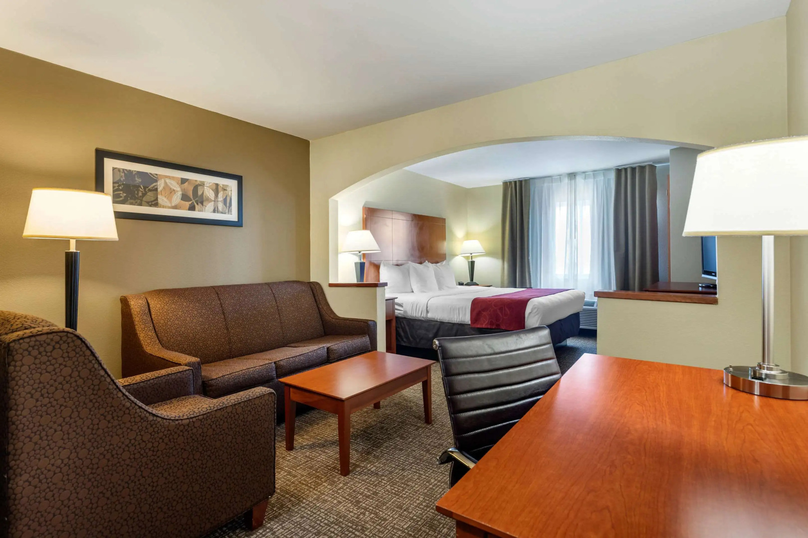 Photo - Comfort Suites North Dallas