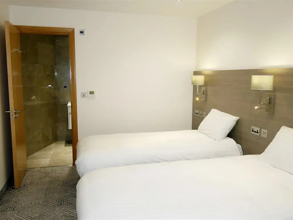 Photo - The Lion & Key Hotel