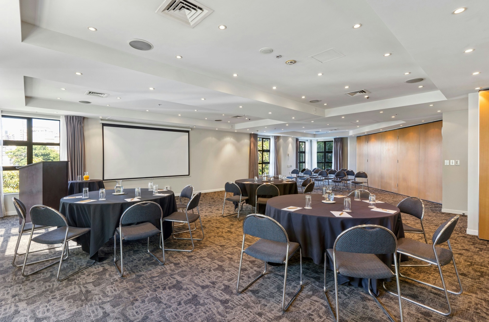 Photo - Parkside Hotel & Apartments