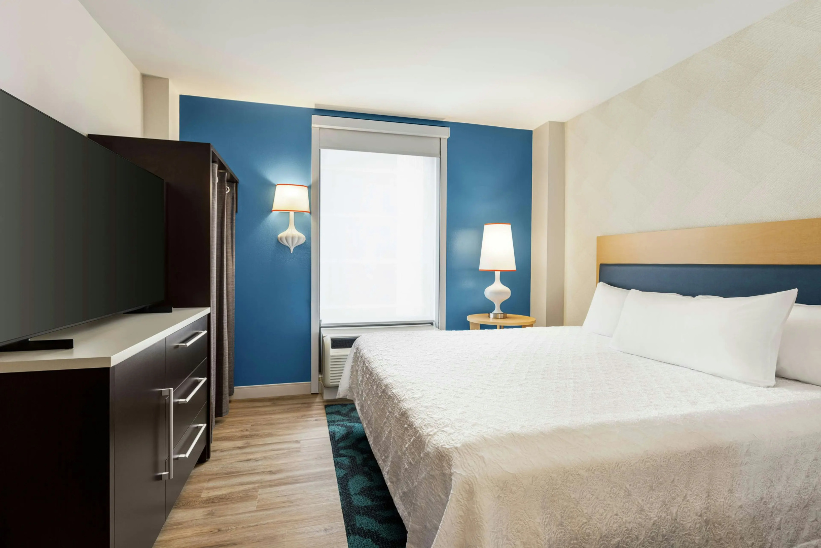 Photo - Home2 Suites by Hilton NY Long Island City/Manhattan View