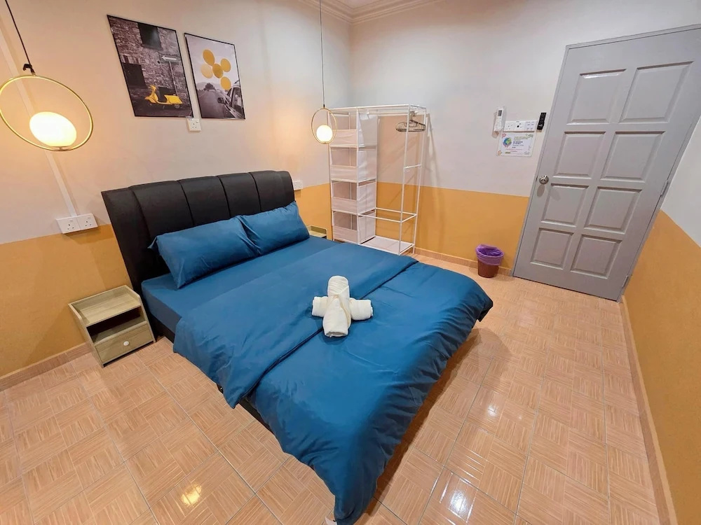 Comfy Tok Sira Home Kuantan 5 BR