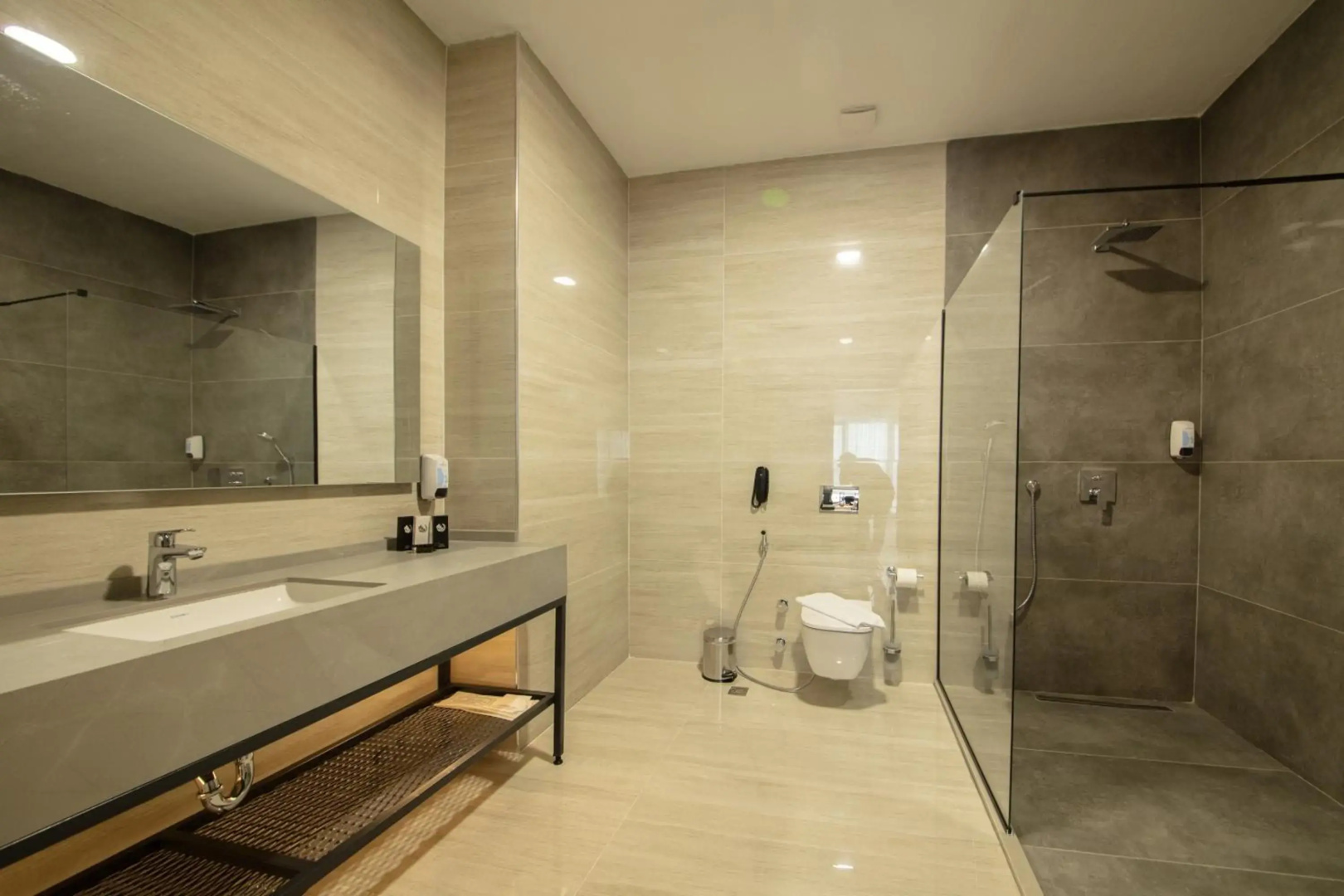Photo - V Center Hotel