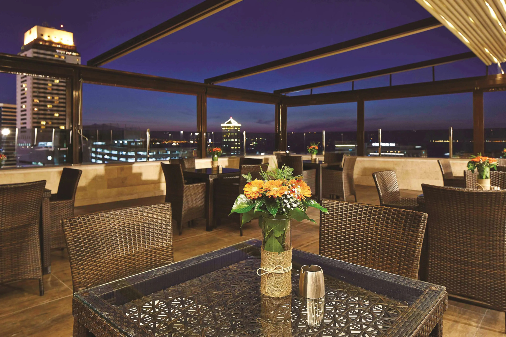 Foto - Doubletree By Hilton Hotel Izmir - Alsancak