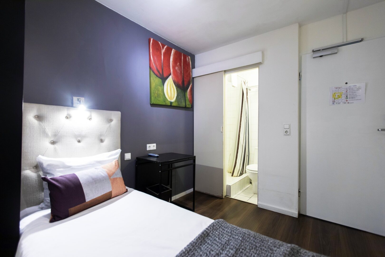 Photo - Quentin England Hotel