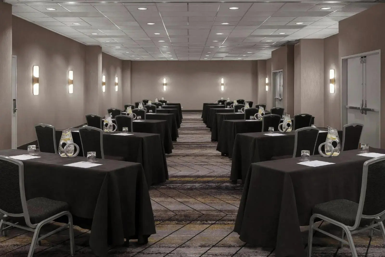 Photo - Renaissance Chicago North Shore Hotel
