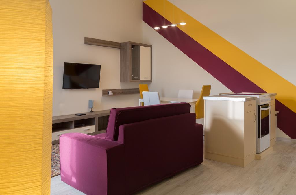 Photo - Hotel Mika Downtown