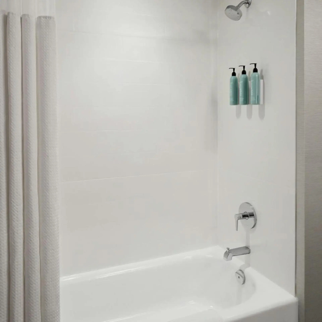 Photo - Courtyard by Marriott Hamilton