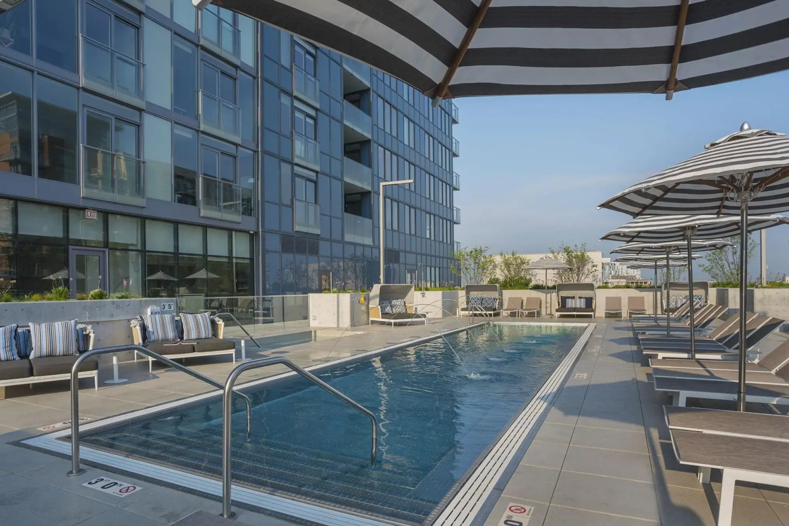 Foto - Level Chicago - Old Town