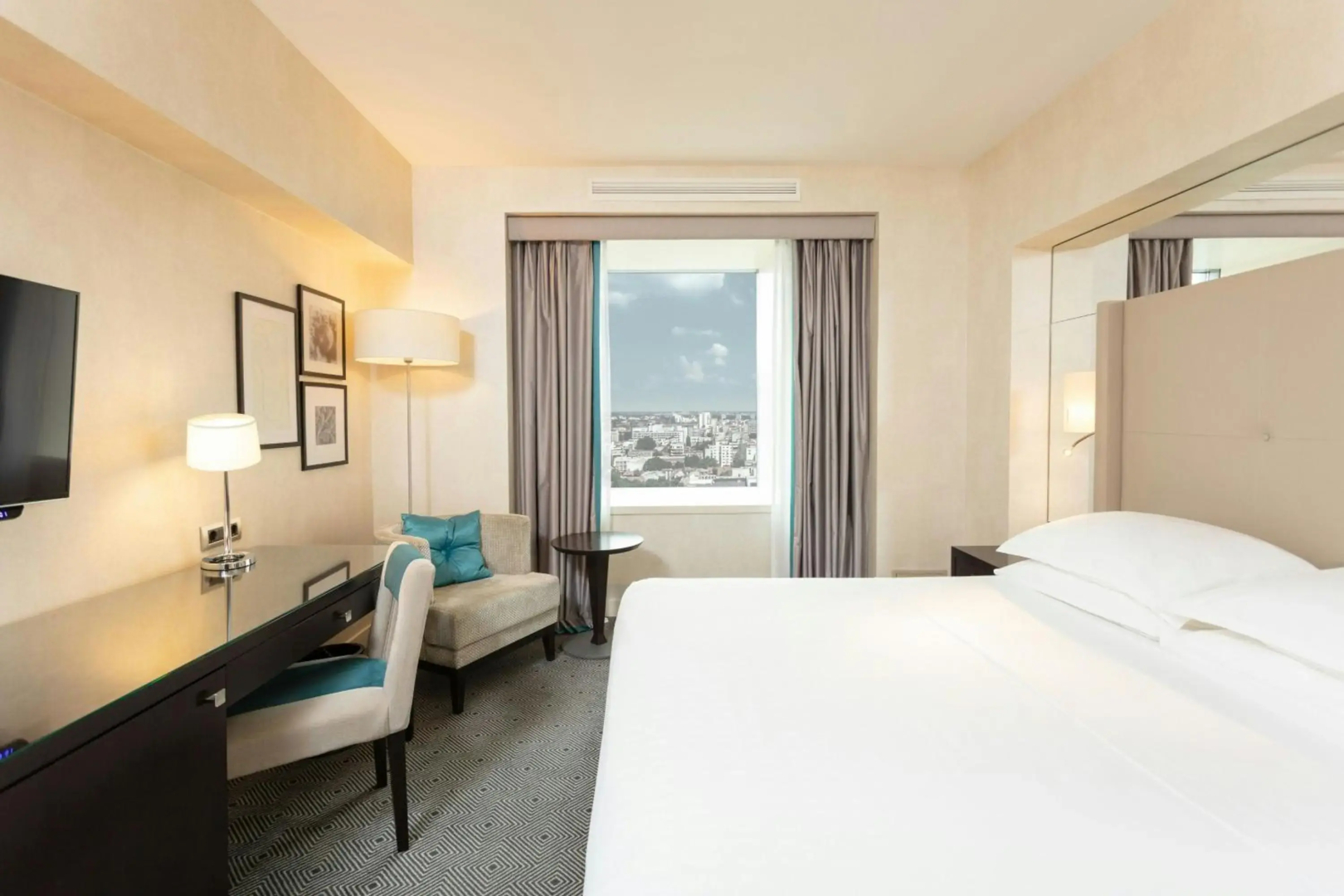 Photo - Sheraton Bucharest Hotel