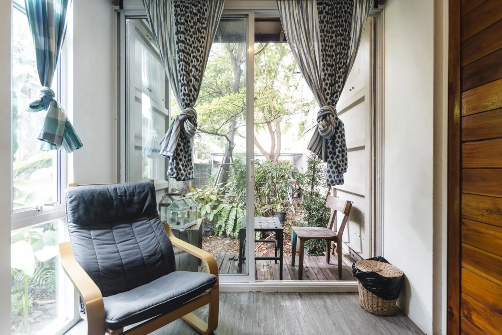 Foto - The Yard Bangkok Hostel