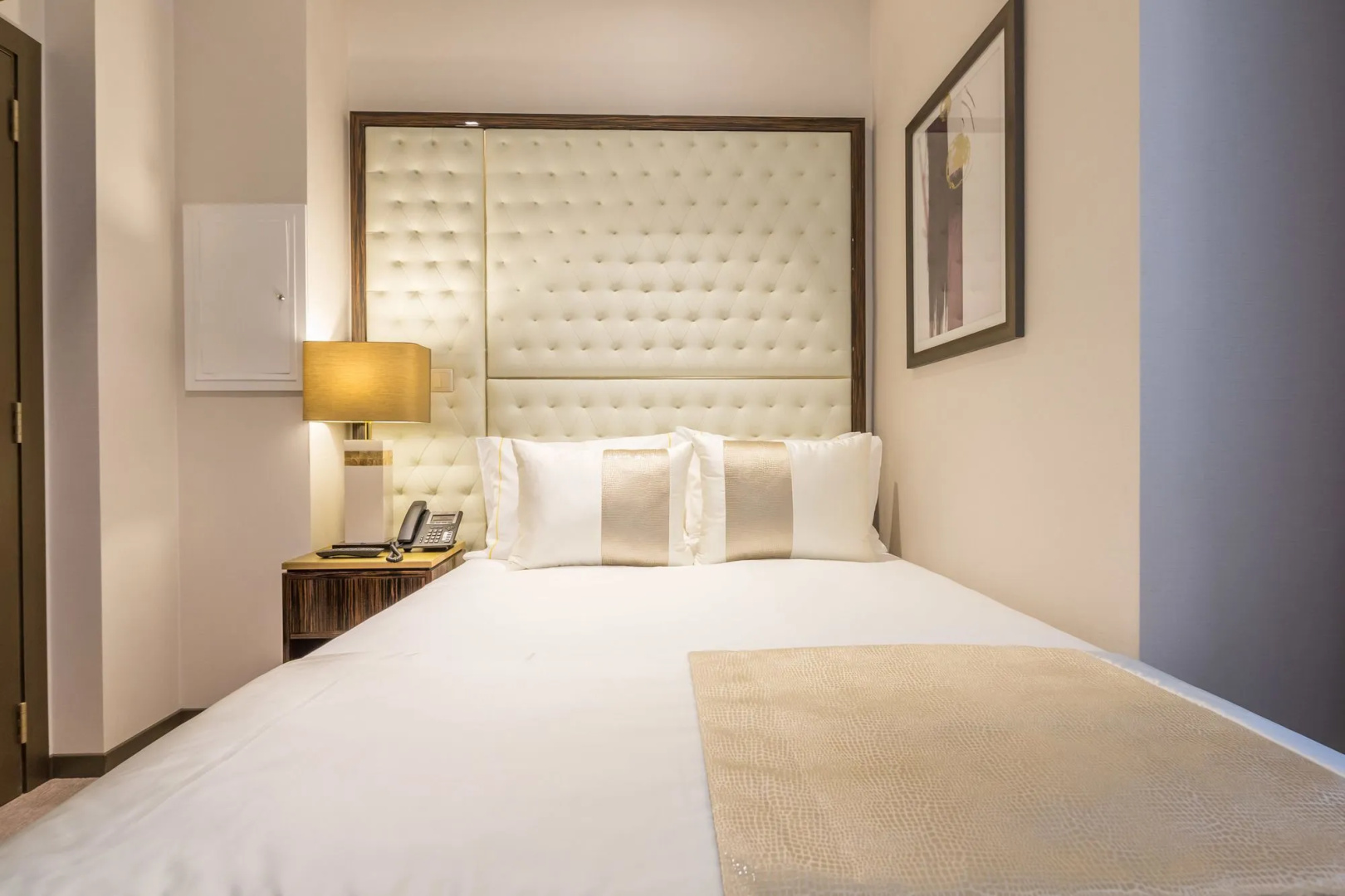 Photo - MeraPrime Gold Design Hotel