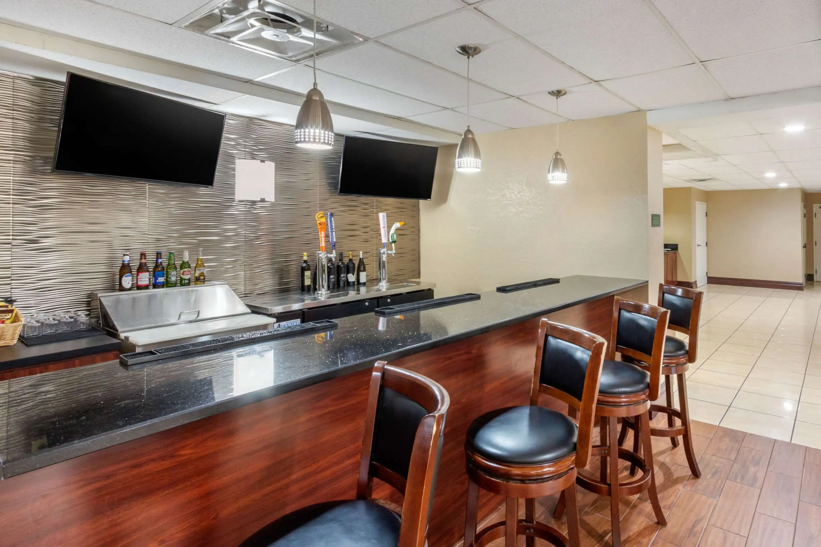 Photo - Comfort Inn St Petersburg North