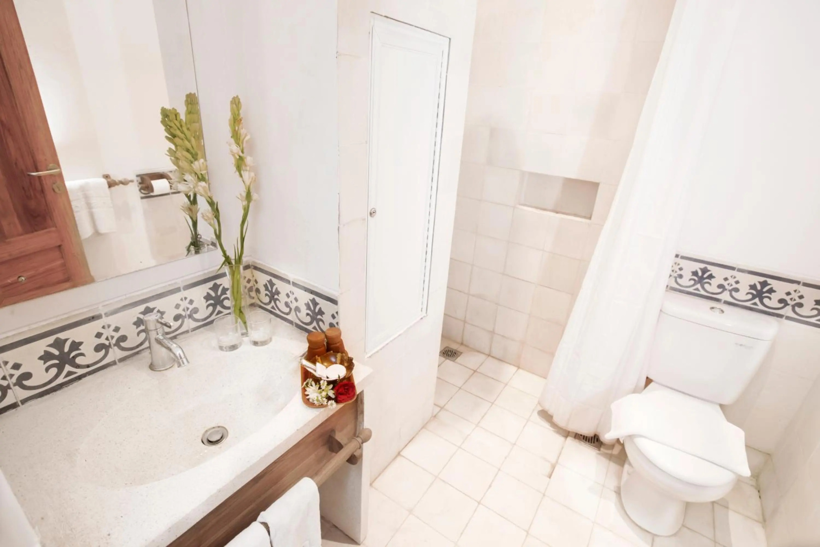 Photo - Adhisthana Hotel
