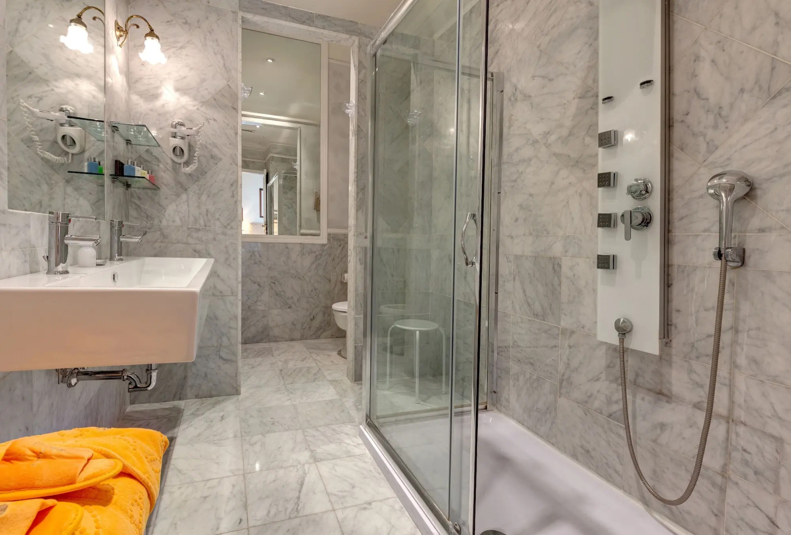 Photo - Grand Hotel Plaza