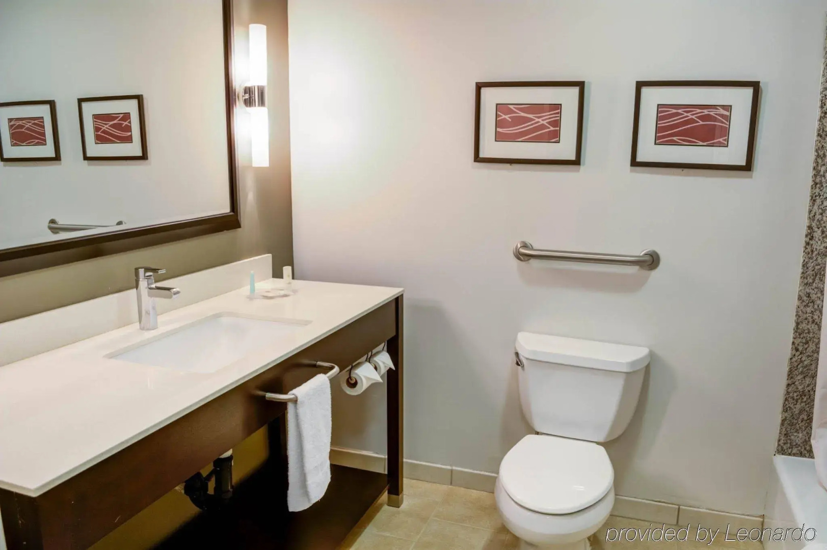 Foto - Comfort Inn & Suites Near Universal - N Hollywood - Burbank