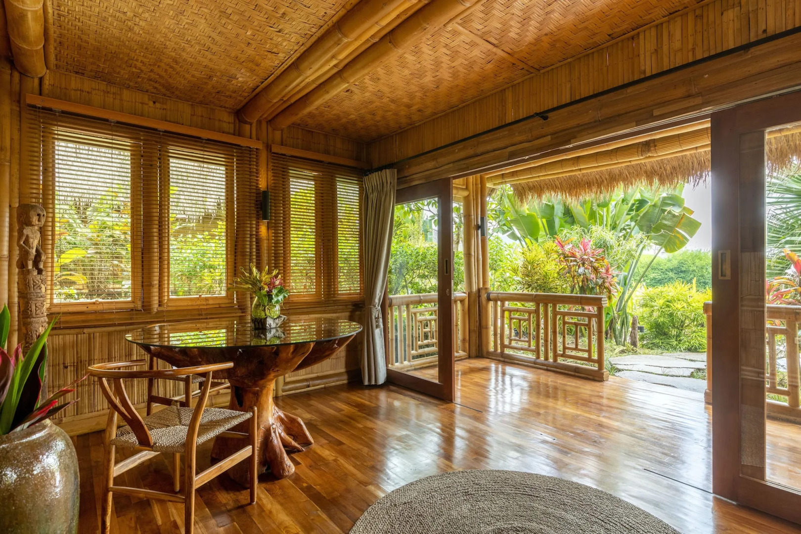 Foto - Samanvaya - Adults Only