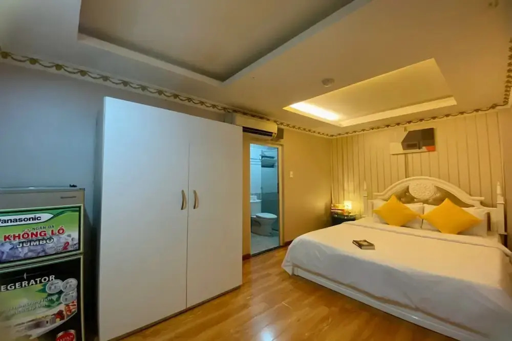 Foto - CROWNE MEOW BÙI VIỆN HOTEl 2