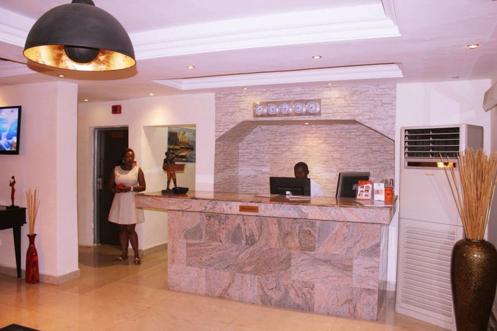 Pearl Gate Hotel