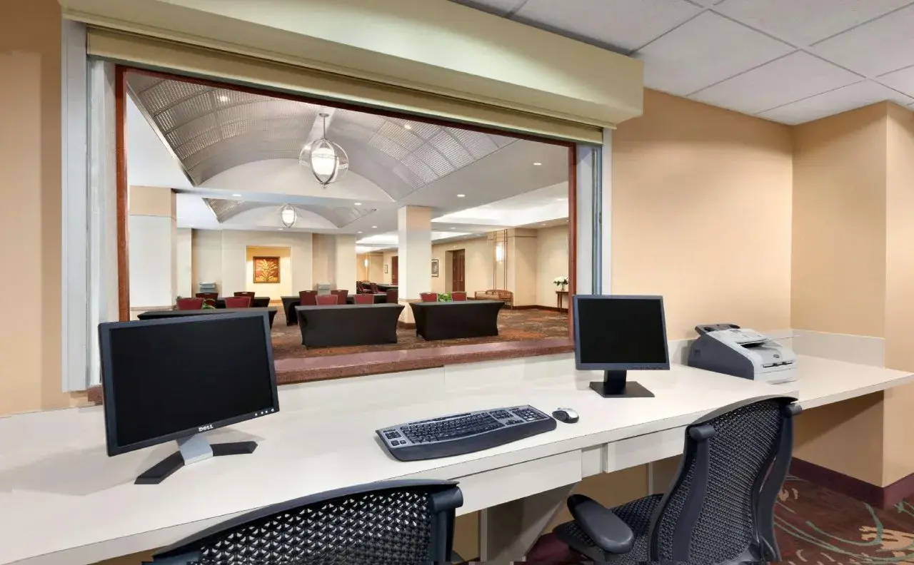 Foto - Embassy Suites by Hilton Tampa USF Near Busch Gardens