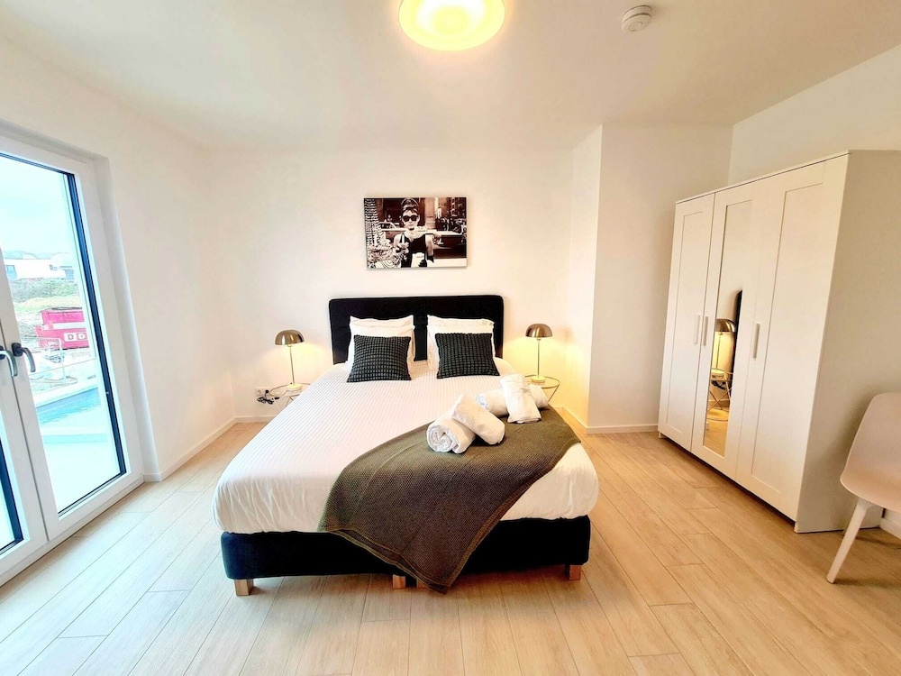 Spacious & Luxurious 5 bedrooms House — фото 1