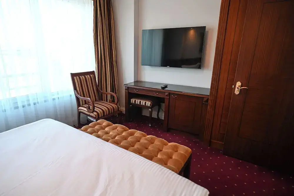 Photo - Stone Bridge Hotel