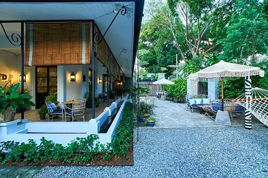 Photo - Lamandau House