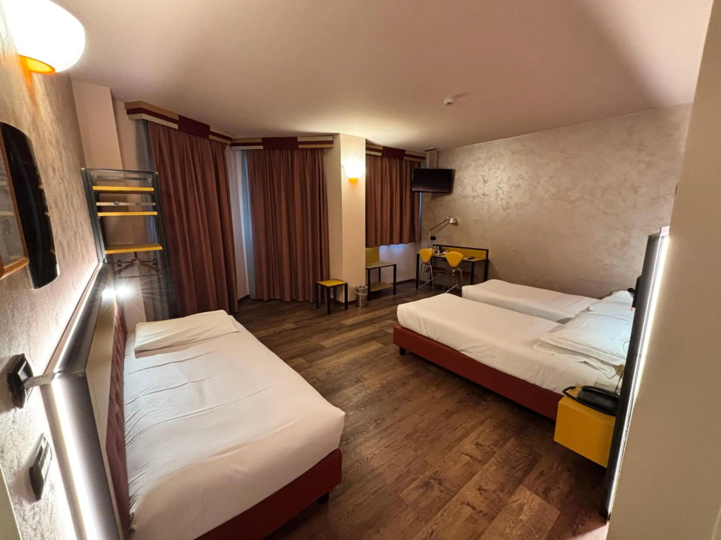 Photo - Art & Hotel