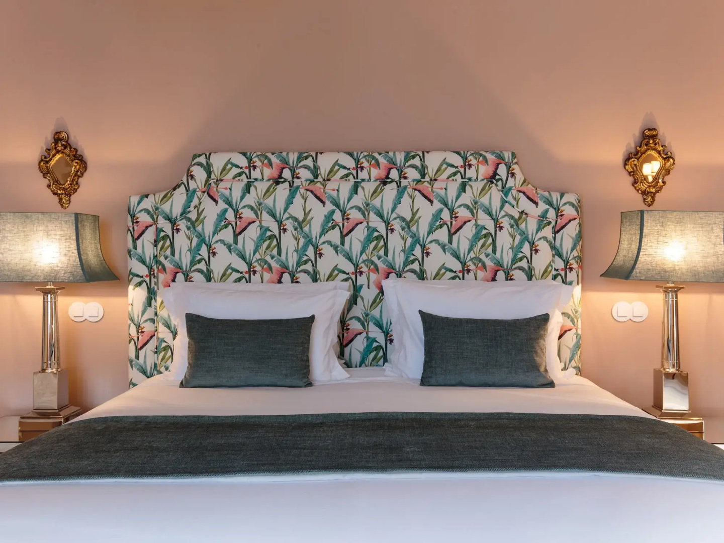 Photo - Dear Lisbon -Valmor Palace