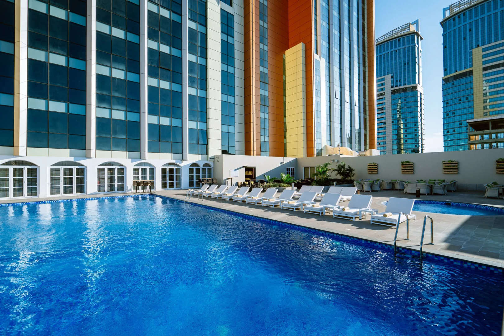 Foto - Johari Rotana Hotel