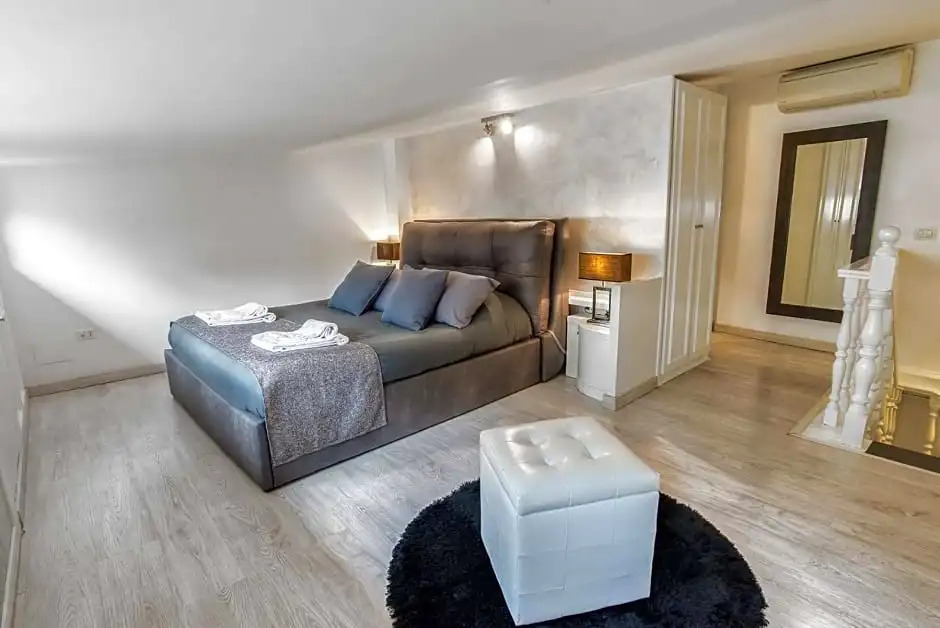 Photo - Black And White Suite