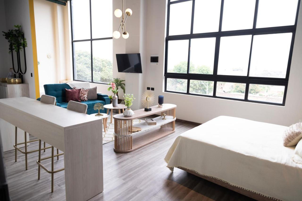 Photo - Royal Living